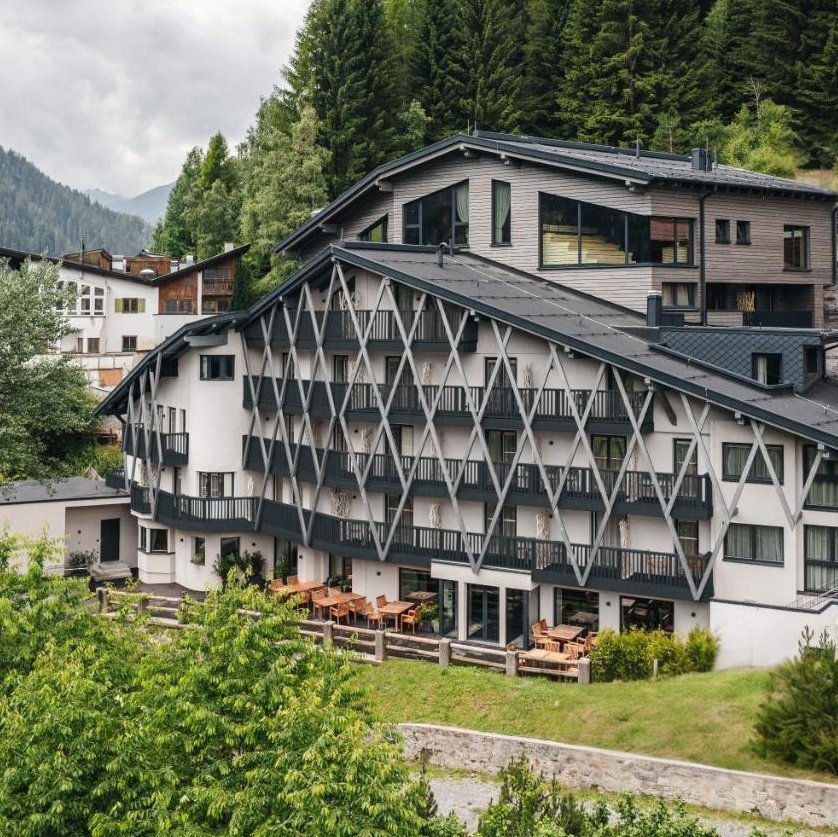Arpuria - hidden luxury mountain home - Selected hotel in St. Anton am Arlberg, Austria
