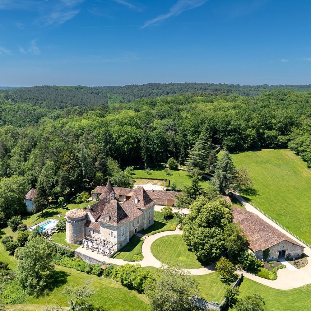Château de Belet - Selected hotel in Saint-Aquilin, France