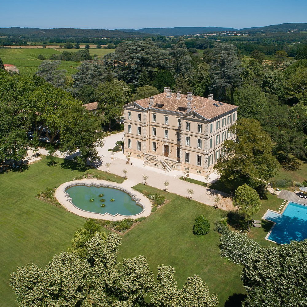 Chateau de Montcaud - Two-Keys hotel in Sabran, France