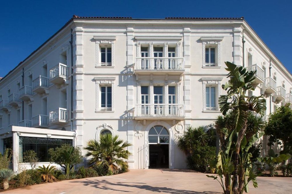 Grand Hôtel des Sablettes Plage - Selected hotel in La Seyne sur Mer, France