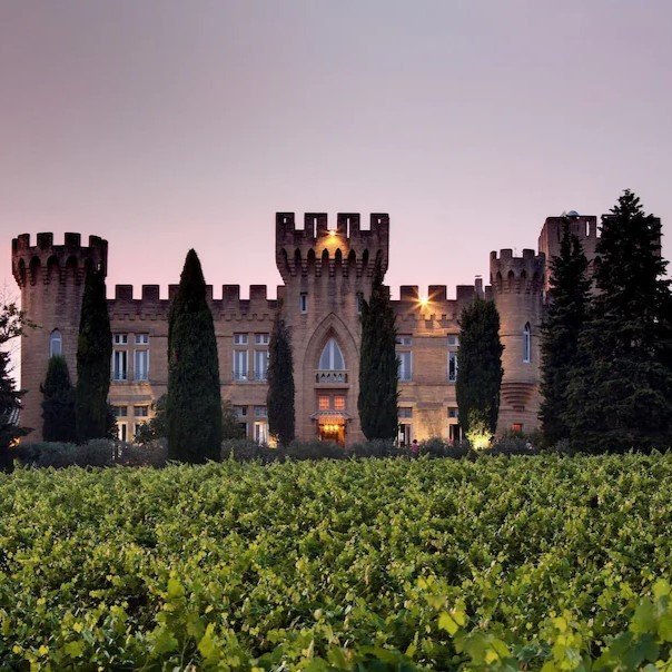 Hostellerie Château des Fines Roches - Selected hotel in Châteauneuf-du-Pape, France