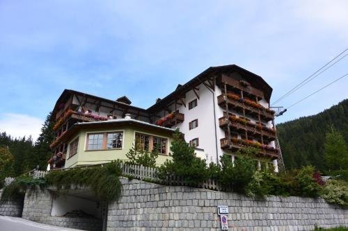 Hotel Bertelli - Selected hotel in Madonna di Campiglio, Italy