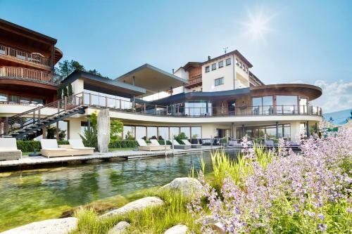 Hotel Chalet Mirabell - Selected hotel in Avelengo, Italy