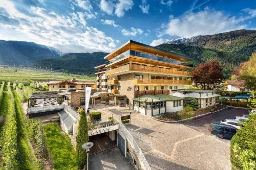 Hotel Paradies - Selected hotel in Laces, Italy