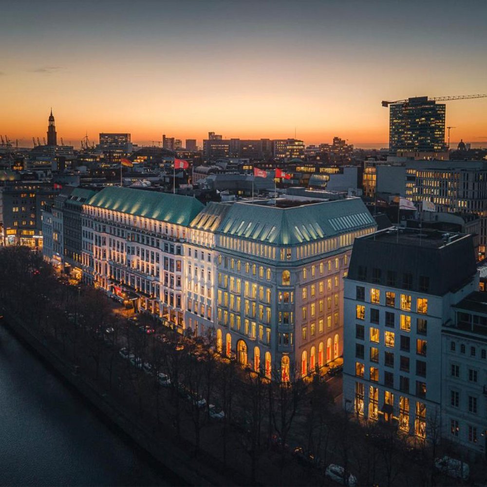 Hotel Vier Jahreszeiten - Three-Keys hotel in Hamburg, Germany