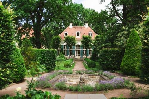 Hotel Villa Sorgenfrei & Restaurant Atelier Sanssouci - One-Keys hotel in Dresden, Germany