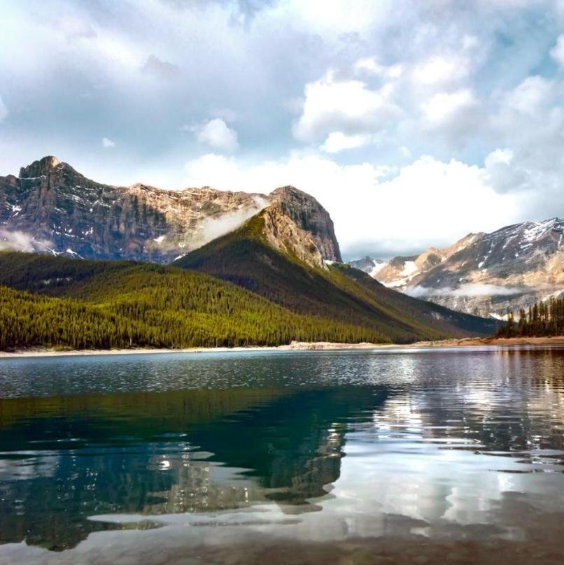 Kananaskis Mountain Lodge - Selected hotel in Kananaskis Village, Canada