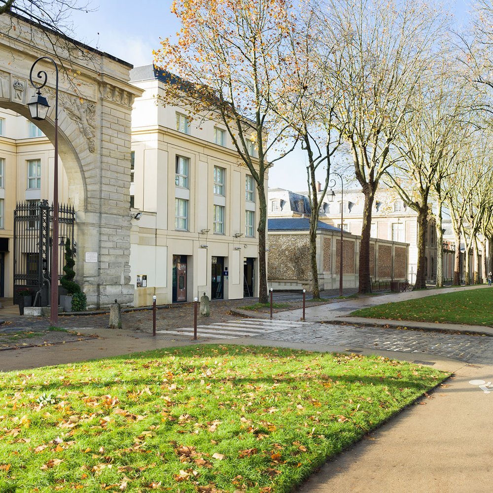 Le Louis Versailles Château - Selected hotel in Versailles, France