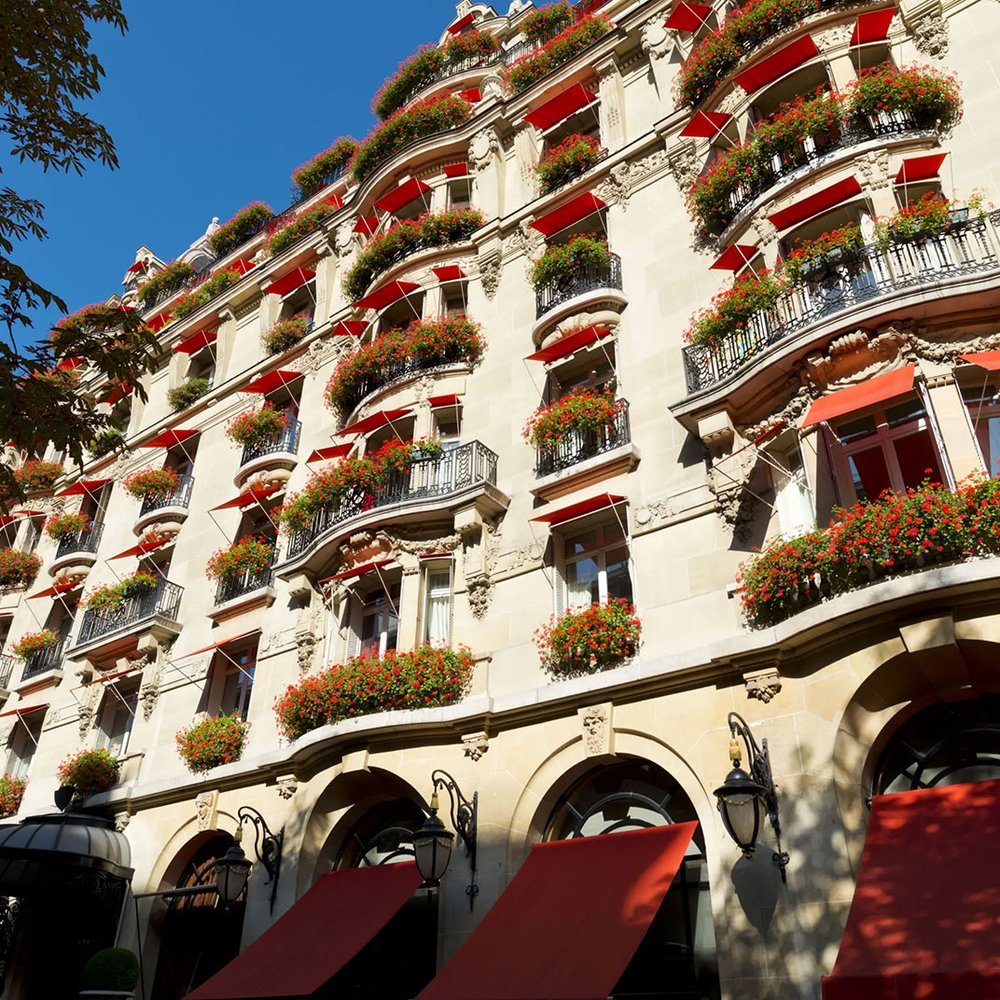 Le Plaza Athénée - Three-Keys hotel in Paris, France