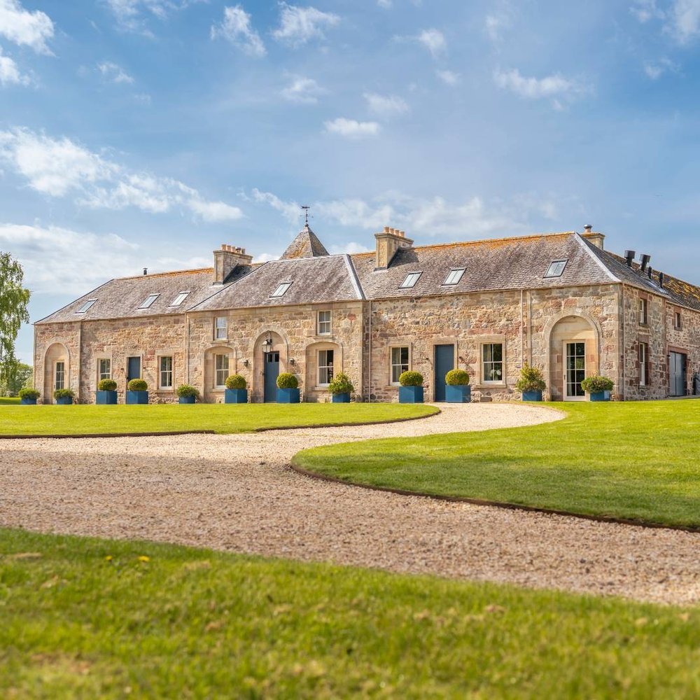 Newhall Mains - One-Keys hotel in Balblair, United Kingdom