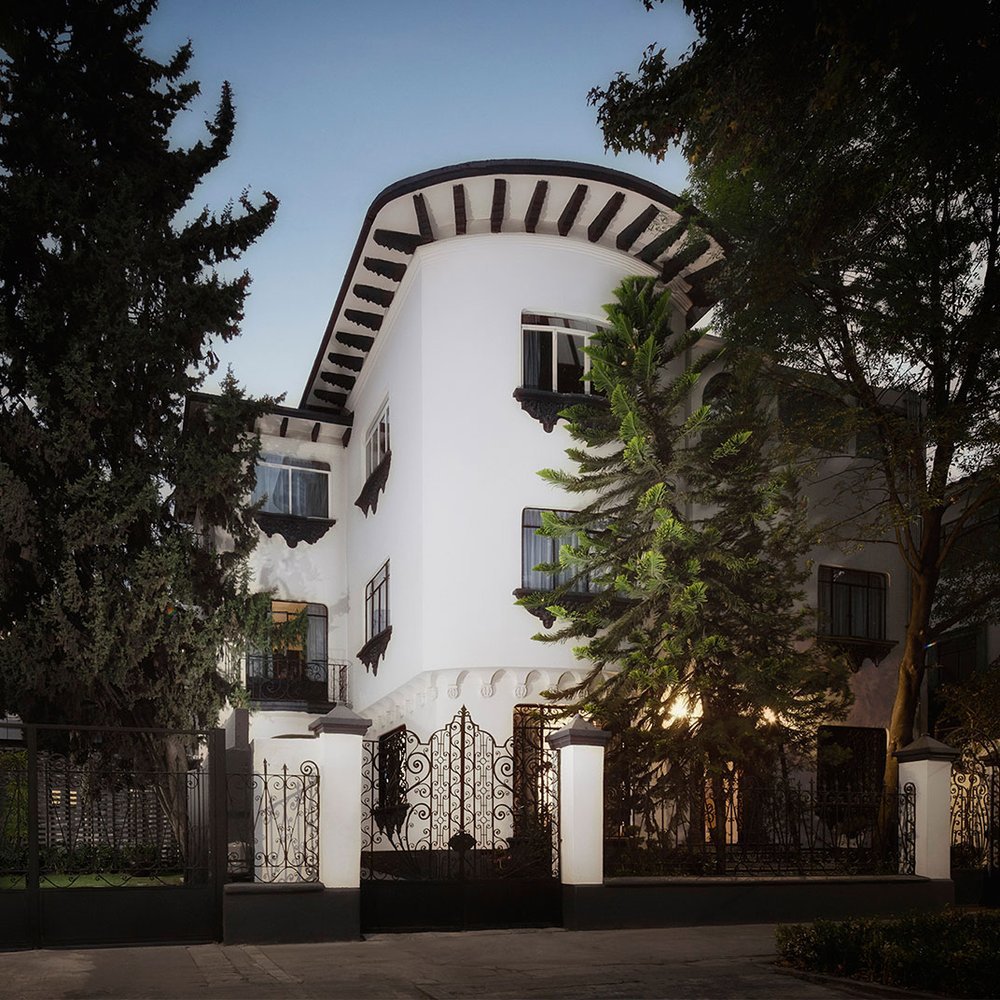 Pug Seal Allan Poe - One-Keys hotel in Mexico City, Mexico