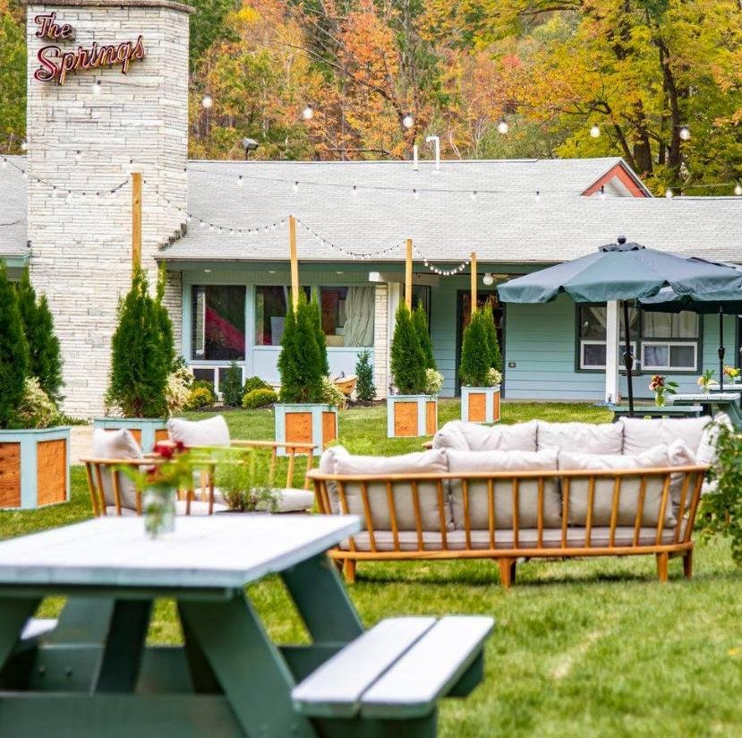 The Springs Motel - Selected hotel in New Ashford, United States