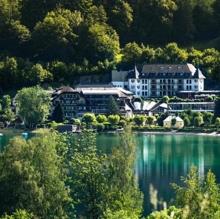 Wellnesshotel Ebner's Waldhof am See - Selected hotel in Hof bei Salzburg, Austria